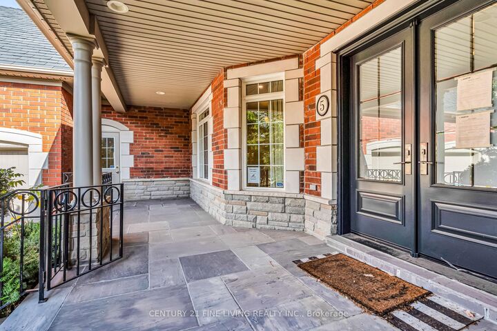 Photo de la propriété:  5 Classic Drive  ON L6Y 5G9 