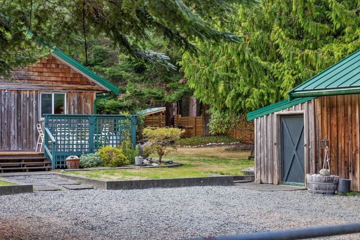 Property Photo: 1655 Baikie Rd BC V0R 1T0