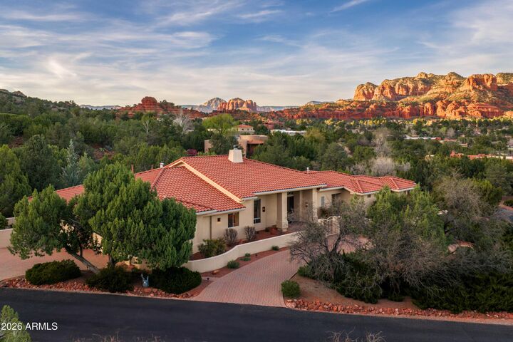 Property Photo:  144 Via Del Viento --  AZ 86351 