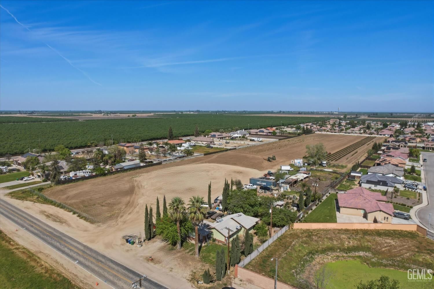 Property Photo:  890 W Los Angeles Avenue  CA 93263 