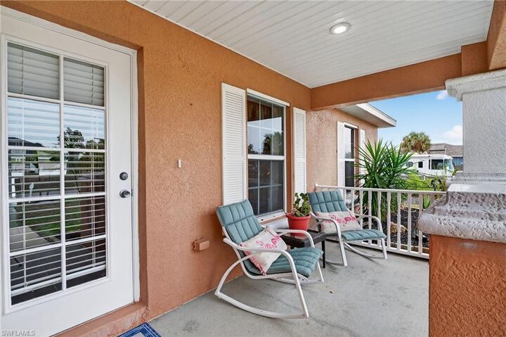 Property Photo:  2707 NE 5th Ave  FL 33909 