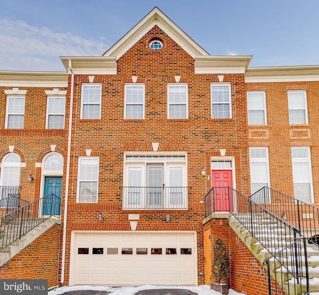 Property Photo:  22072 Avonworth Square  VA 20148 