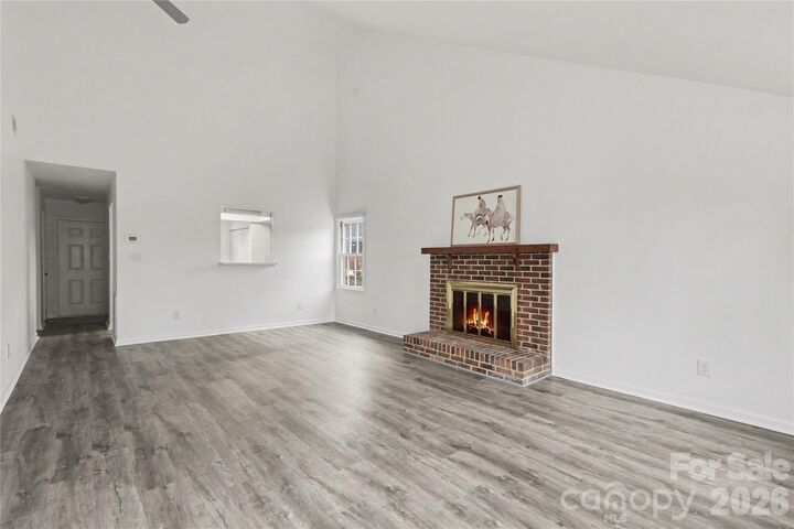 Property Photo: 6540 Point Comfort Lane NC 28226