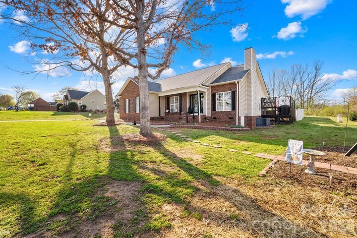 Property Photo:  105 Laura Court  NC 28021 