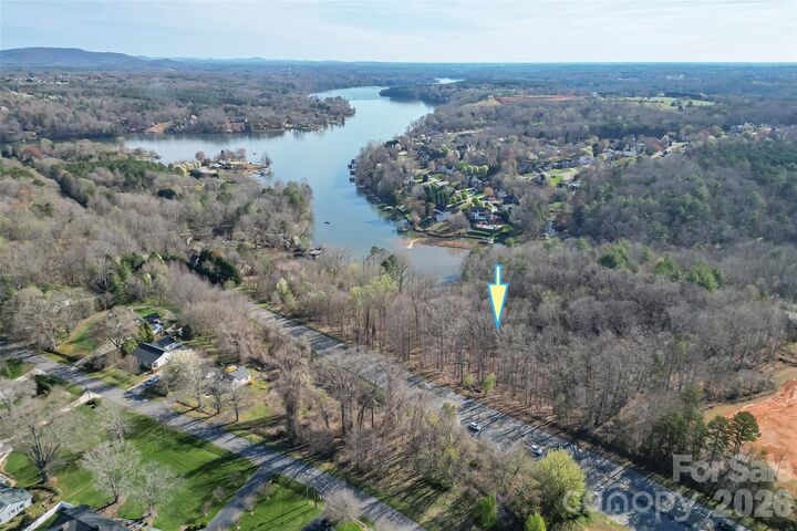 Property Photo: 4522 N Center Street NC 28601