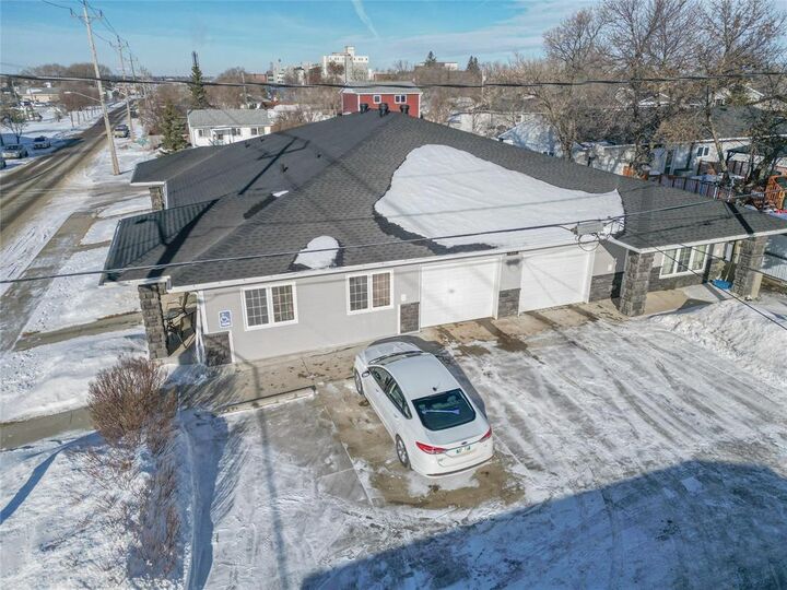 Property Photo:  659 Franklin Street  MB R7A 5P9 