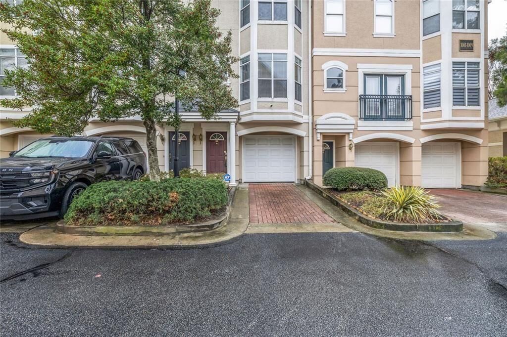 Property Photo: 375 Highland Avenue NE 1002 GA 30312