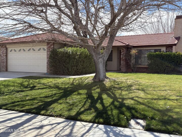 Property Photo:  1828 Louise Avenue  CA 93534 