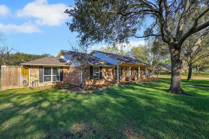 Property Photo:  807 Dogwood Street  TX 77493 