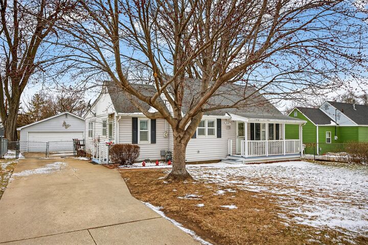 Property Photo: 4114 56th Street IA 50310