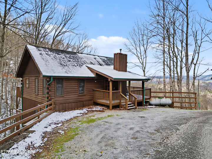 Property Photo: 3195 Emerald Springs Loop TN 37862