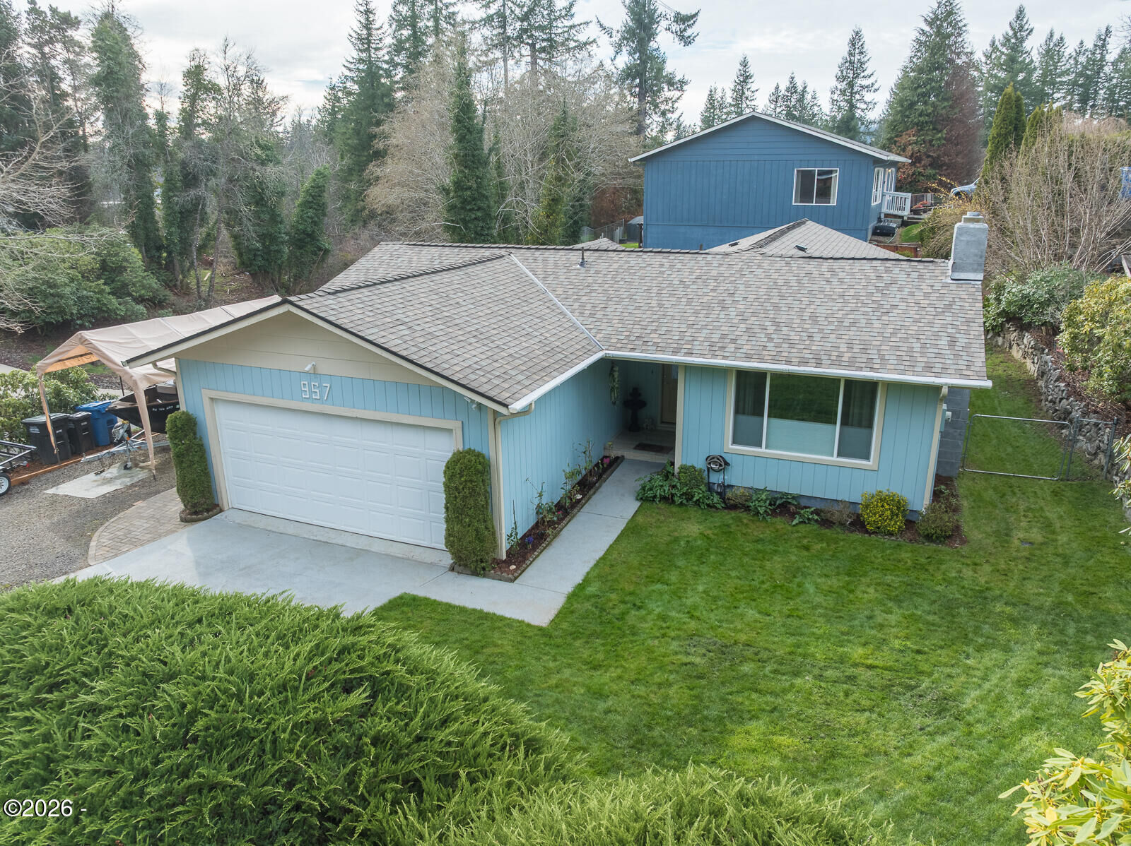 Property Photo:  957 SE Laverne Drive SE  OR 97391 