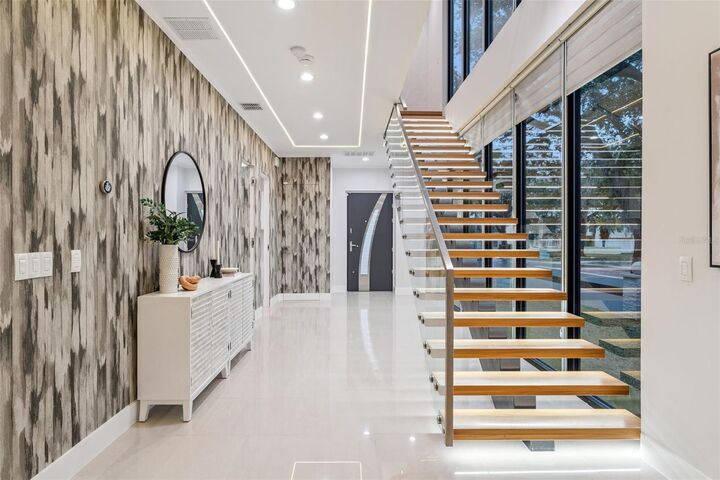 Property Photo: 1903 N Park Avenue FL 32789