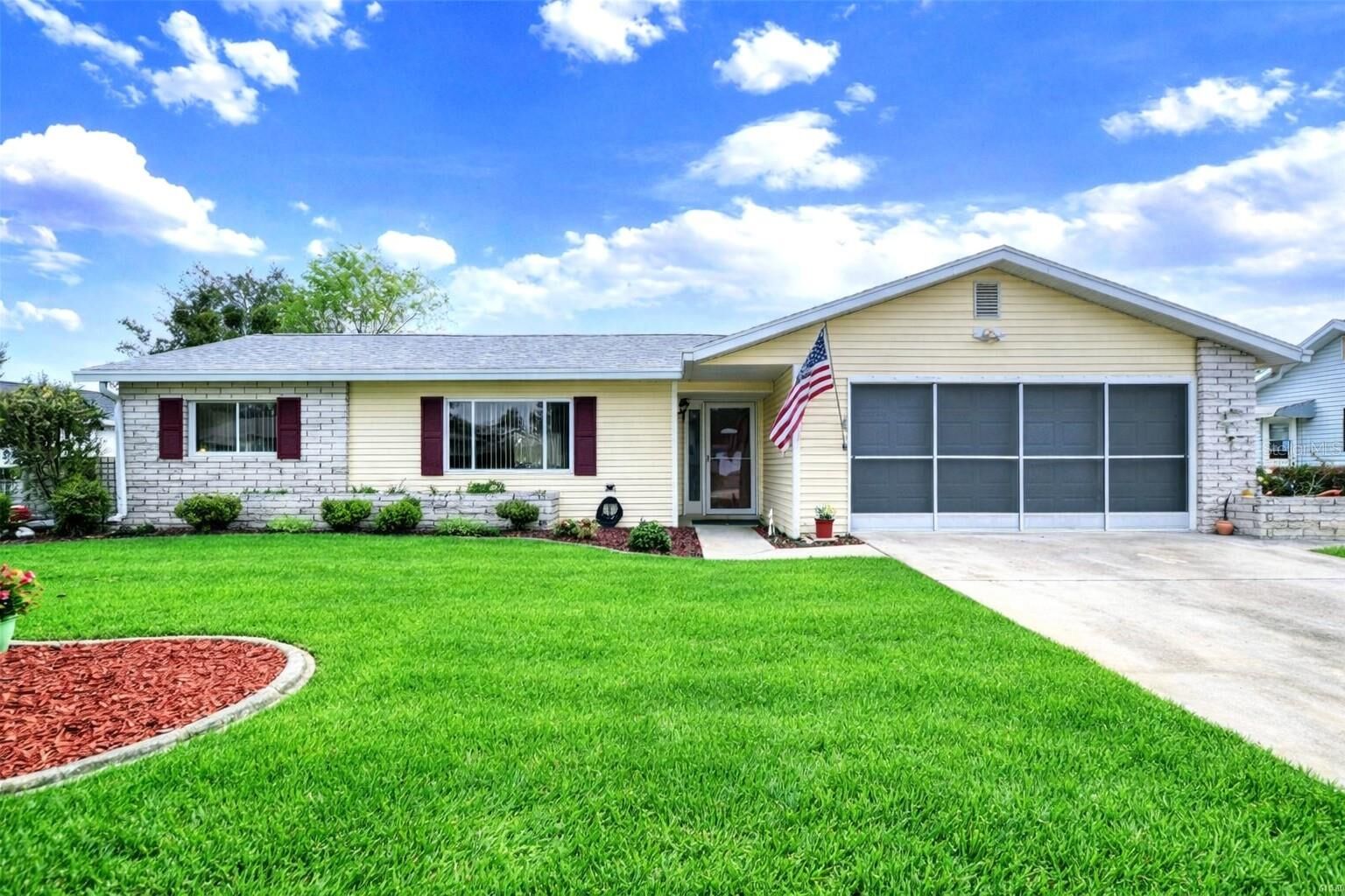 Property Photo: 11055 SW 77th Court FL 34476
