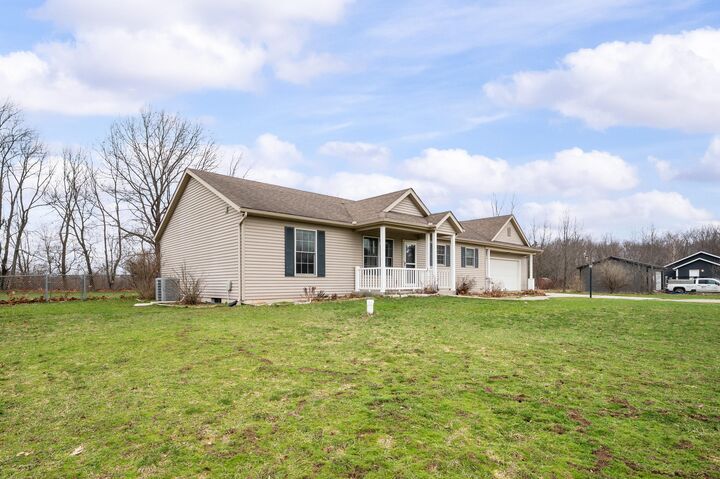 Property Photo:  1540 Dodd Road  MI 49120 