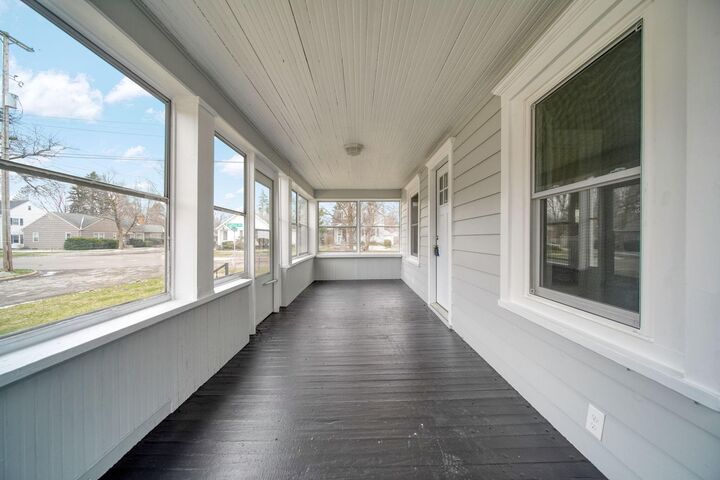 Property Photo:  610 Seventh Street  MI 49203 