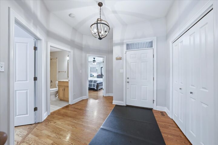 Property Photo:  315 Louisa Street N  IL 60404 