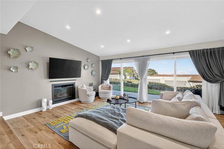 Property Photo:  5 Cypress Way  CA 90274 