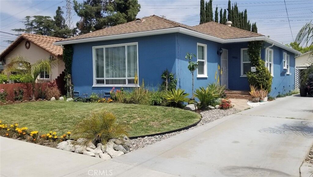 Property Photo: 5922 N Vista CA 91775