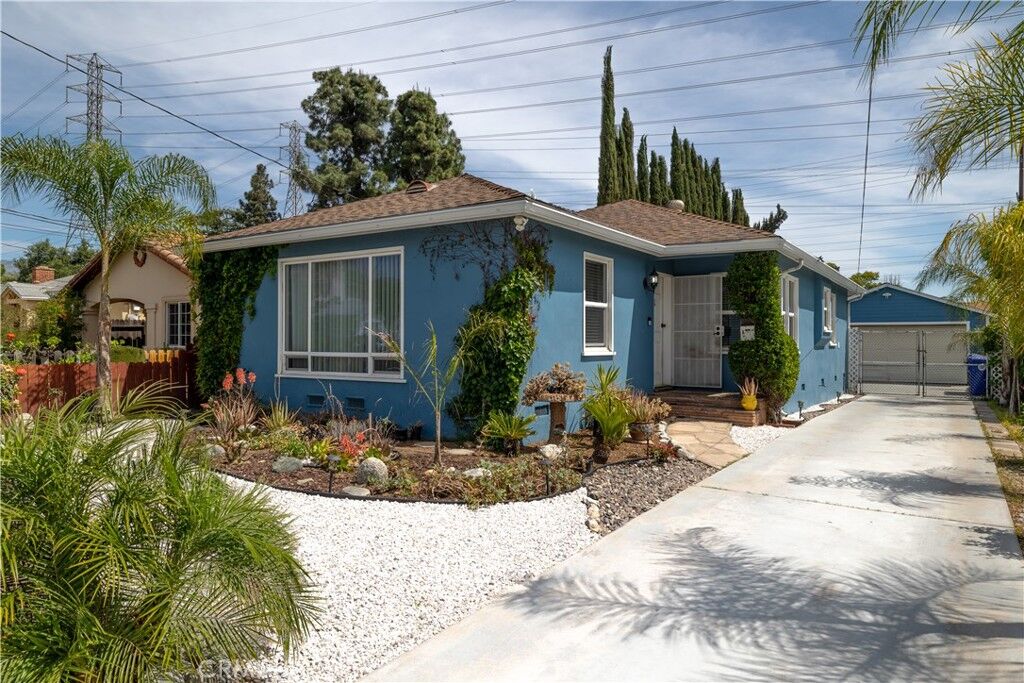 Property Photo:  5922 N Vista  CA 91775 