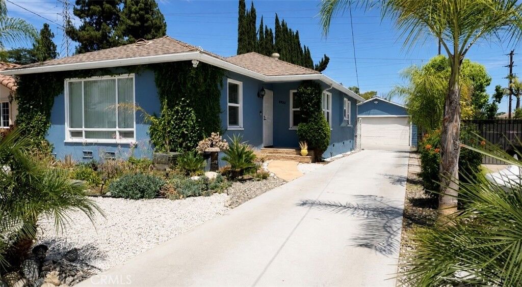 Property Photo: 5922 N Vista CA 91775