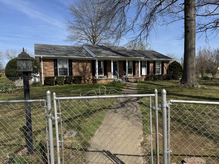 Property Photo:  201 Orchard Rd  TN 37042 