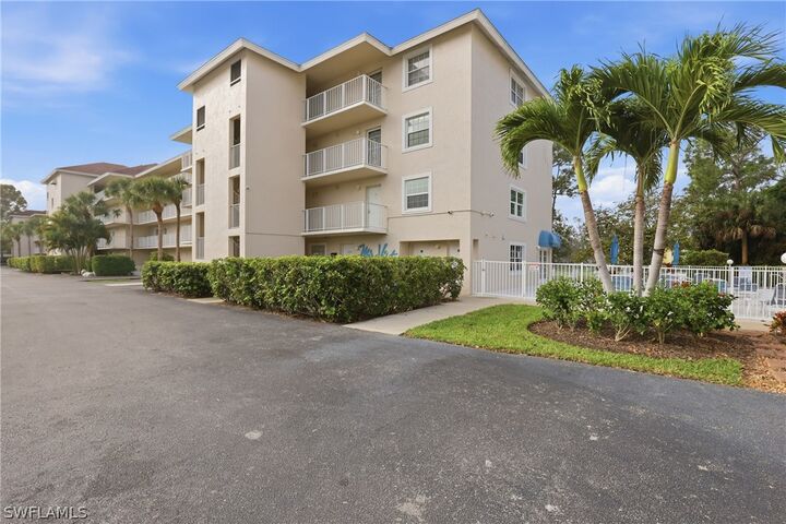 Property Photo:  481 Quail Forest Boulevard B210  FL 34105 