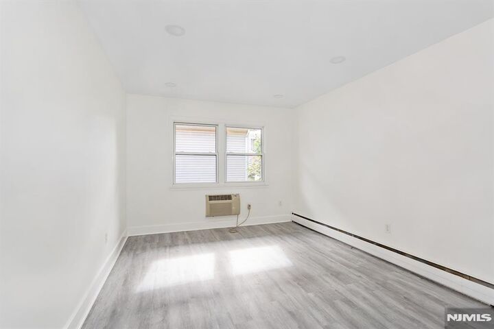 Property Photo:  86 Chestnut Street 3  NJ 07070 
