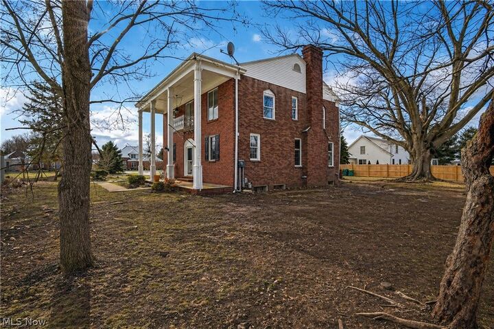 Property Photo: 9461 Whalers Cove OH 44060