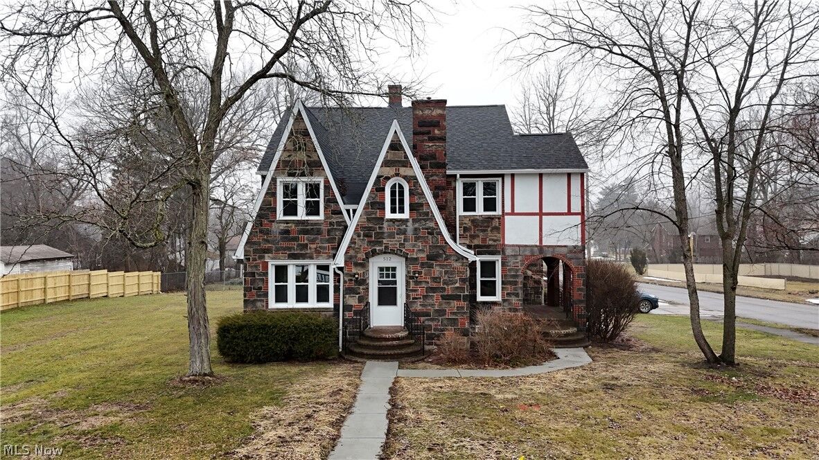 Property Photo:  512 Clearmont Drive  OH 44511 
