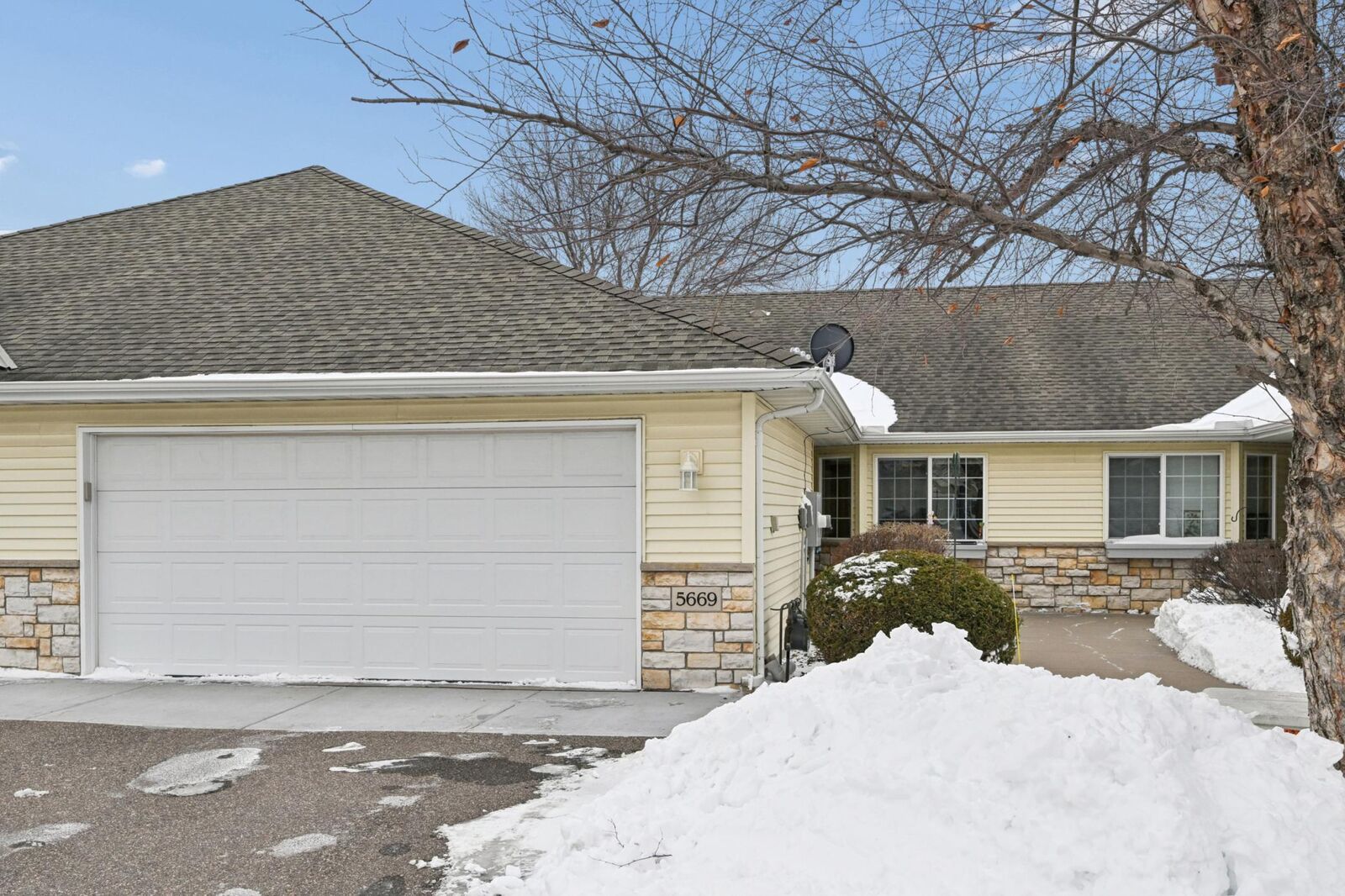 Property Photo:  5669 Lambert Avenue NE  MN 55301 