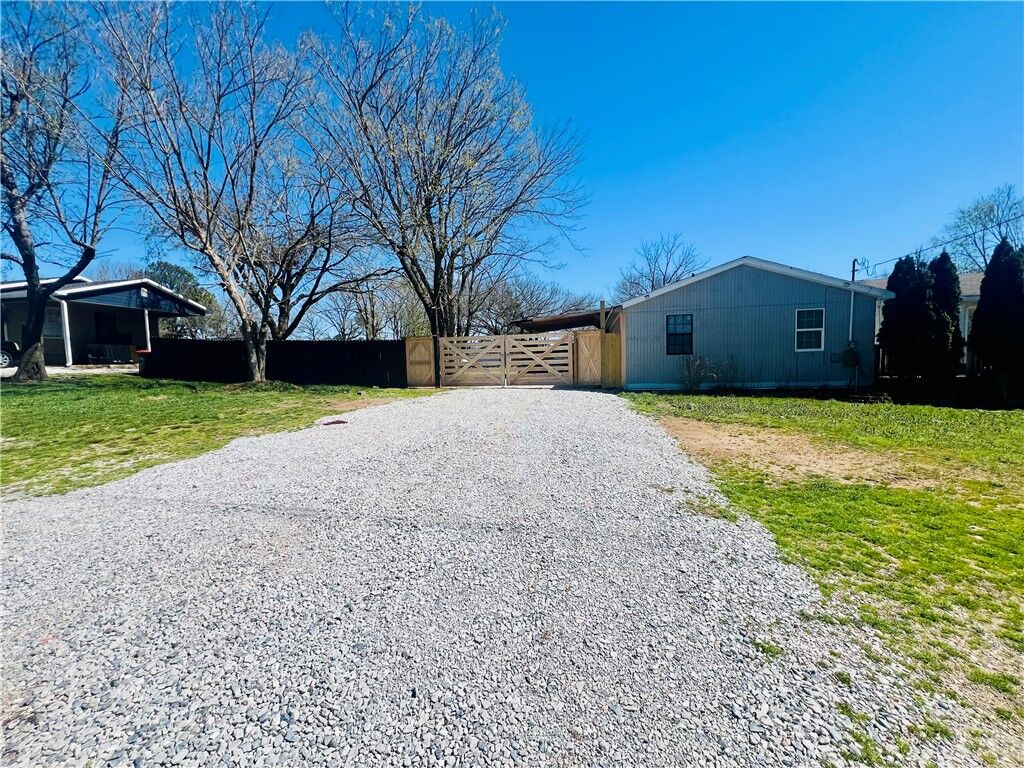 Property Photo: 3801 Southland Drive AR 72764