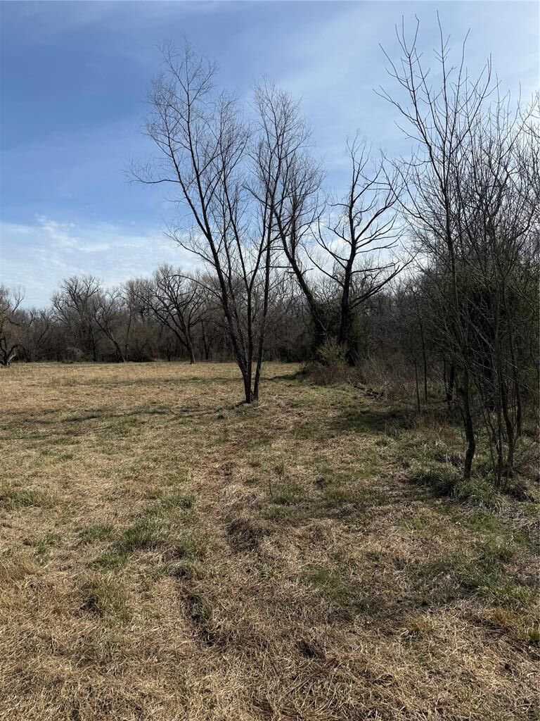 Property Photo:  1800 Fischer Dr  OK 73026 