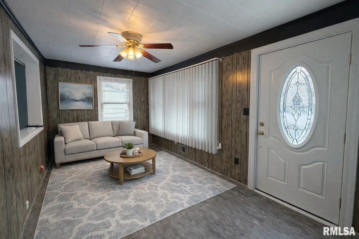 Property Photo: 214 S Tazewell Street IL 61548