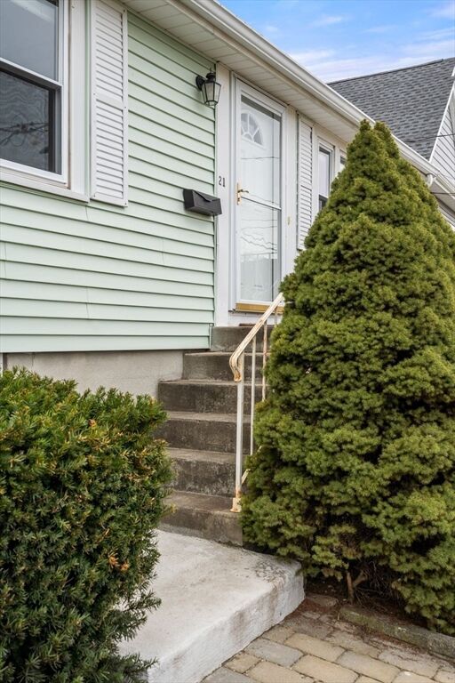 Property Photo:  21 Lakeview Ave  MA 02451 