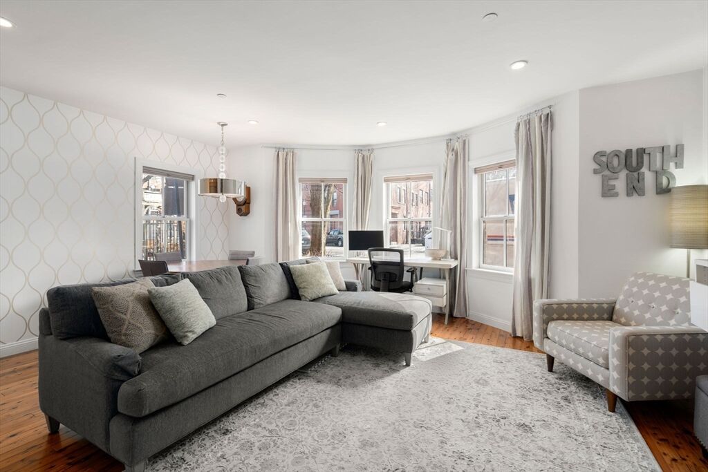 Property Photo:  219 Shawmut Ave 1B  MA 02118 