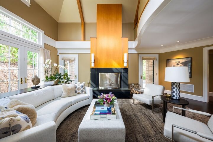 Property Photo:  1 Chestnut Place  MA 02445 