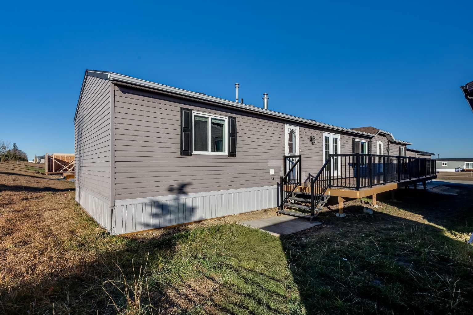 Property Photo:  18 McKay Place  AB T4M 0H7 