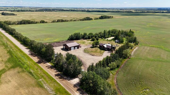 Property Photo: 43019 Township Rd 822 AB T0H 1L0