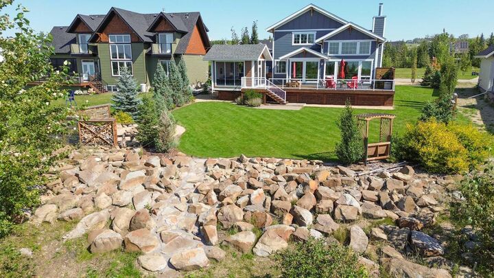 Photo de la propriété:  705 Bridgeview Road  AB T0C 2J0 