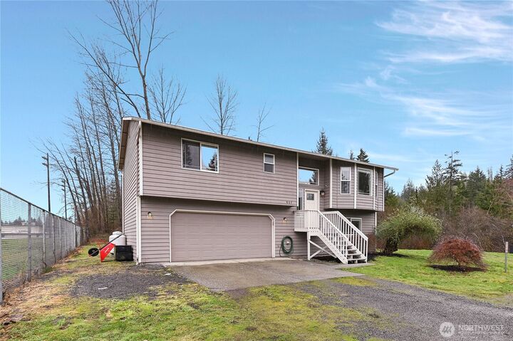 Property Photo:  807 E Stanley Place  WA 98252 