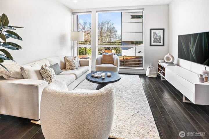 Property Photo:  3220  Franklin Avenue E  WA 98102 