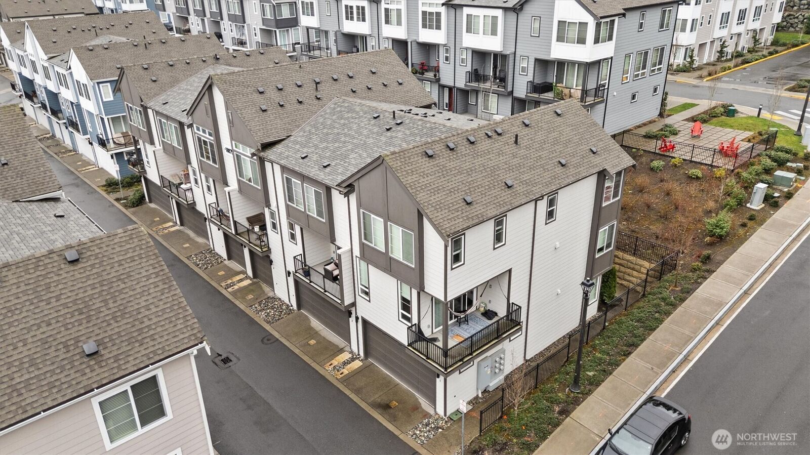 Property Photo:  18875  67th Drive NE 4  WA 98028 