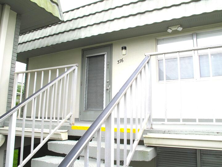 Property Photo: 376 Flanders H FL 33484