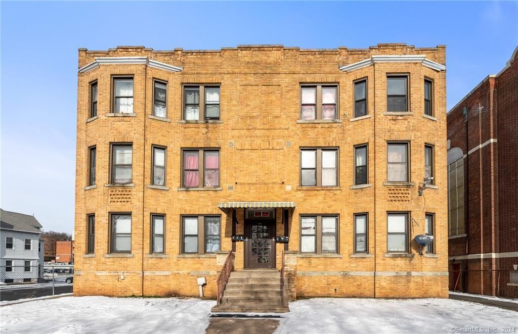 Property Photo:  62 Winter Street  CT 06051 