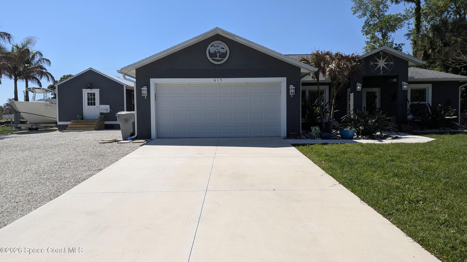 Property Photo: 615 19th Street SW FL 32962