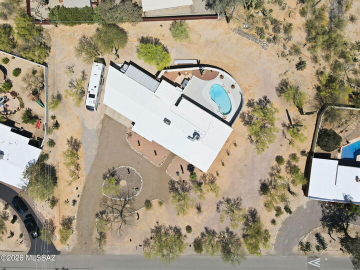 Property Photo:  900 W Las Palmas Drive  AZ 85704 