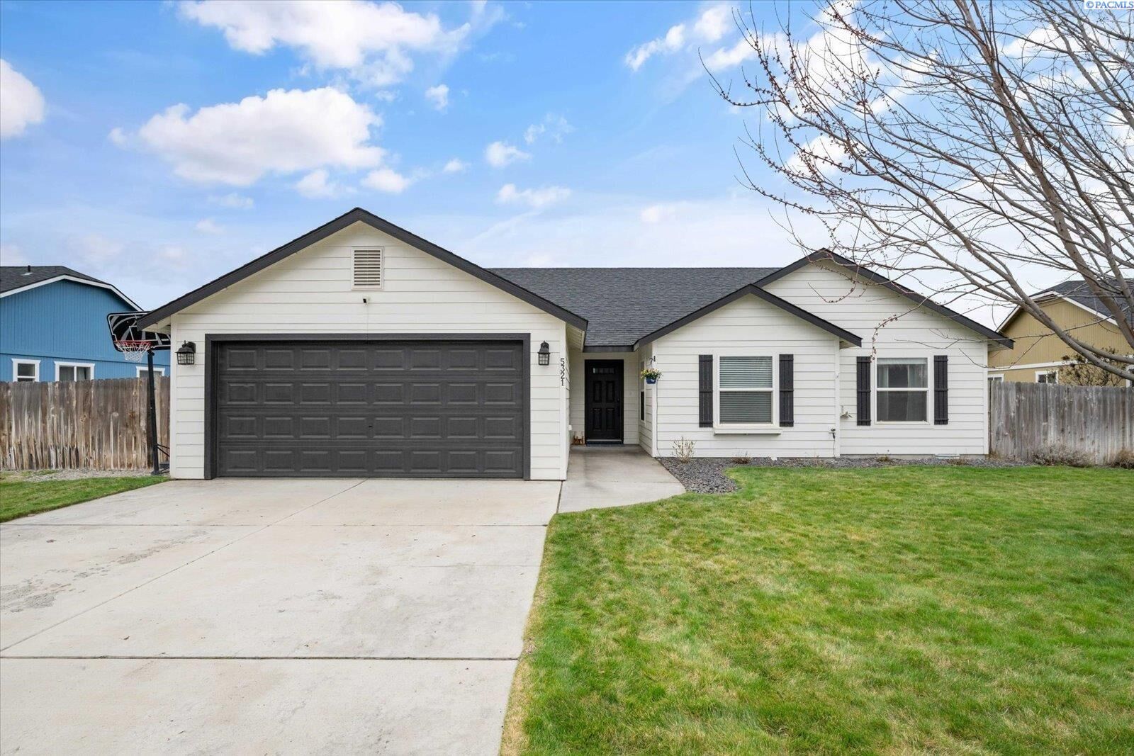 Property Photo:  5321 Pinehurst Street  WA 99353 