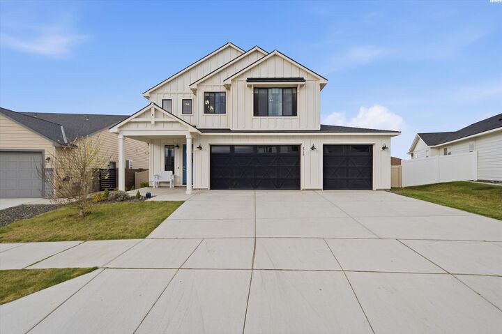 Property Photo:  4730 Roark Dr  WA 99352 