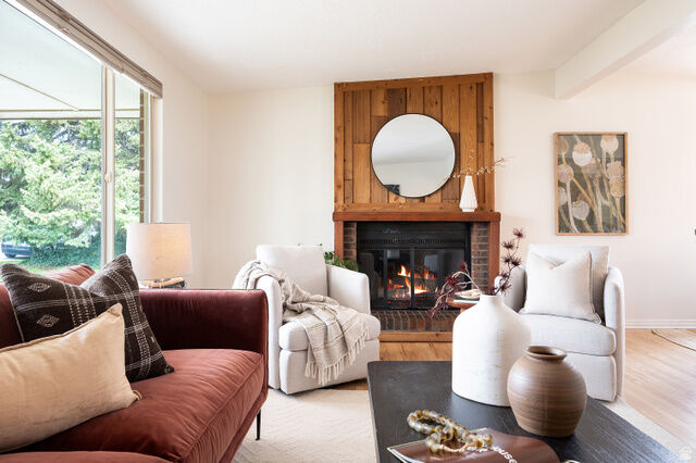 Property Photo:  1014 E 5650 S  UT 84121 